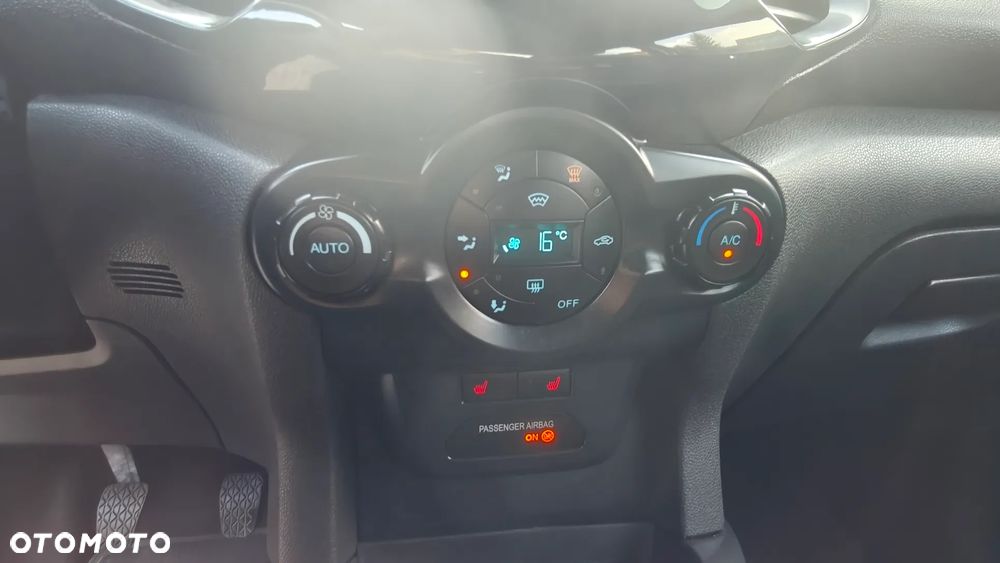 Ford EcoSport 1.5 EcoBlue TITANIUM - 17