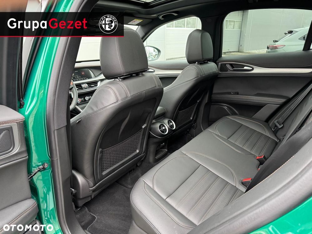 Alfa Romeo Stelvio - 12