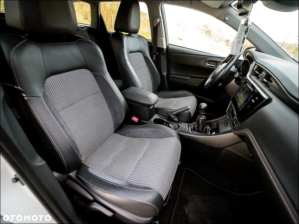 Toyota Auris - 37