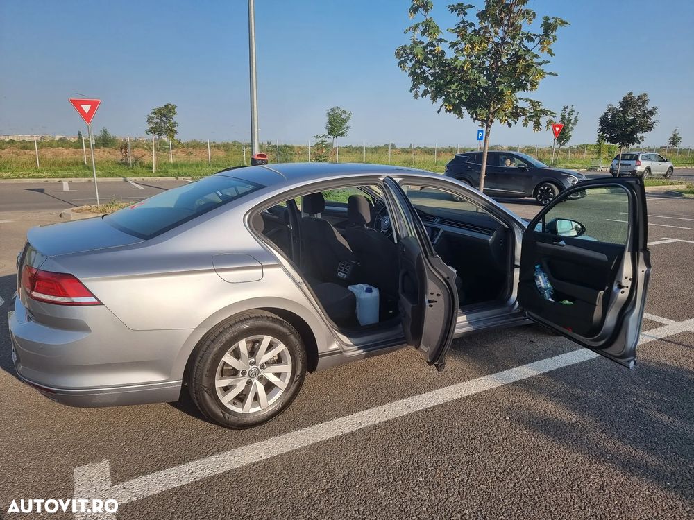 Volkswagen Passat 2.0 TDI Trendline - 18