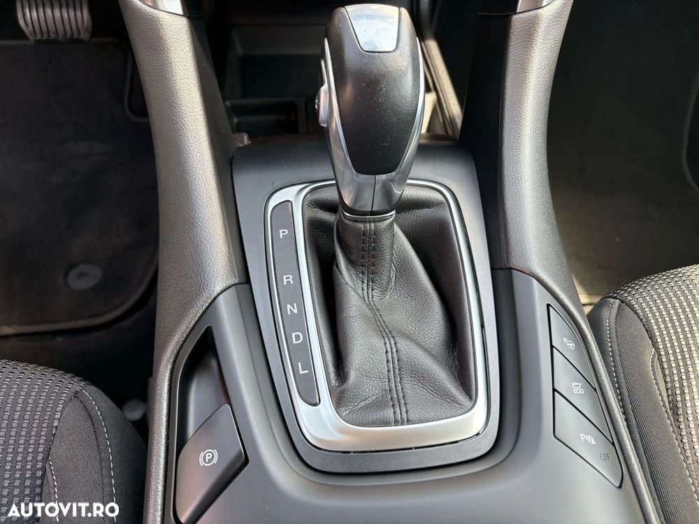 Ford Mondeo 2.0 HEV Titanium - 10