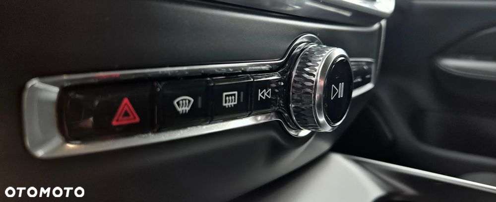 Volvo V60 B3 B DKG Momentum Pro - 29