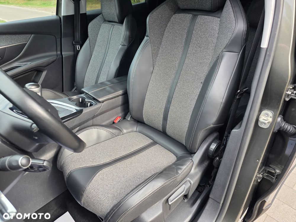Peugeot 3008 HDi 115 Allure - 16