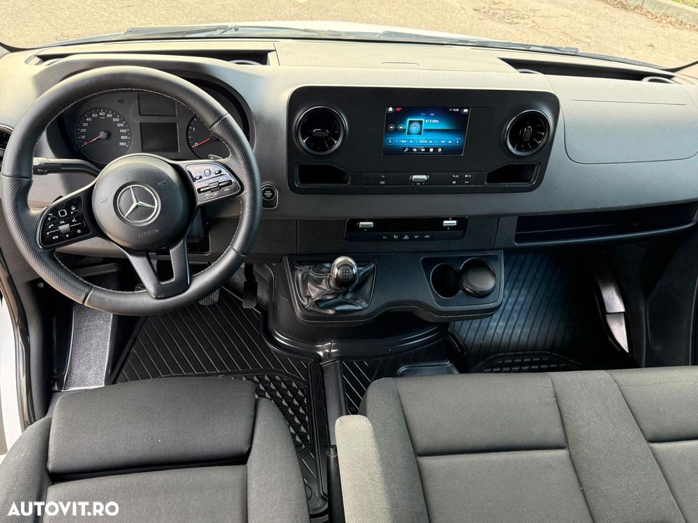Mercedes-Benz Sprinter - 23
