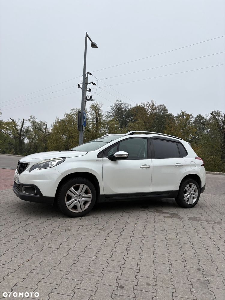 Peugeot 2008 1.2 Pure Tech Style - 7