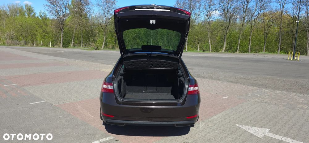Skoda Superb 2.0 TSI Sportline DSG - 6