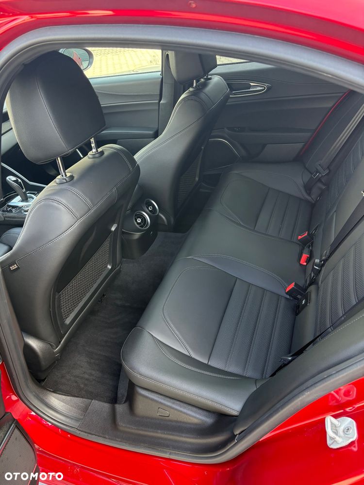 Alfa Romeo Giulia 2.9 Bi Turbo V6 Quadrifoglio - 11