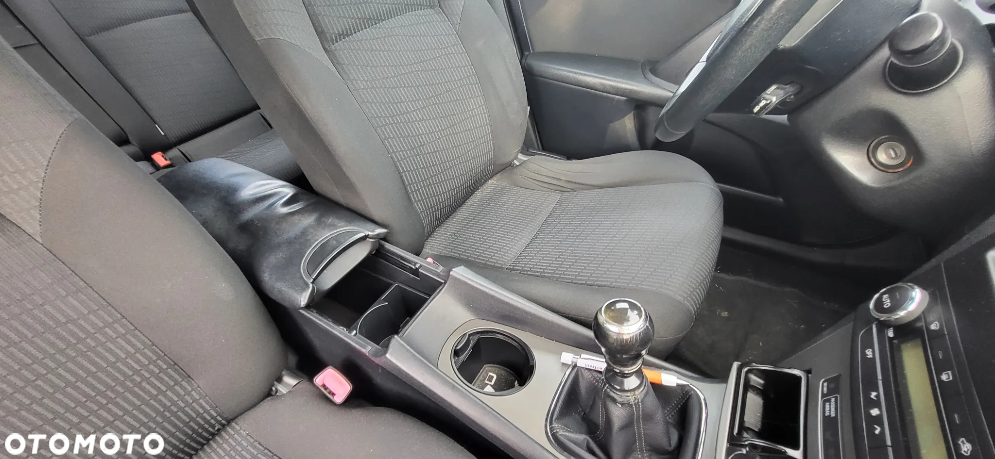 Toyota Avensis - 21