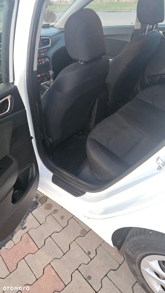 Kia Ceed 1.4 L Business Line - 13