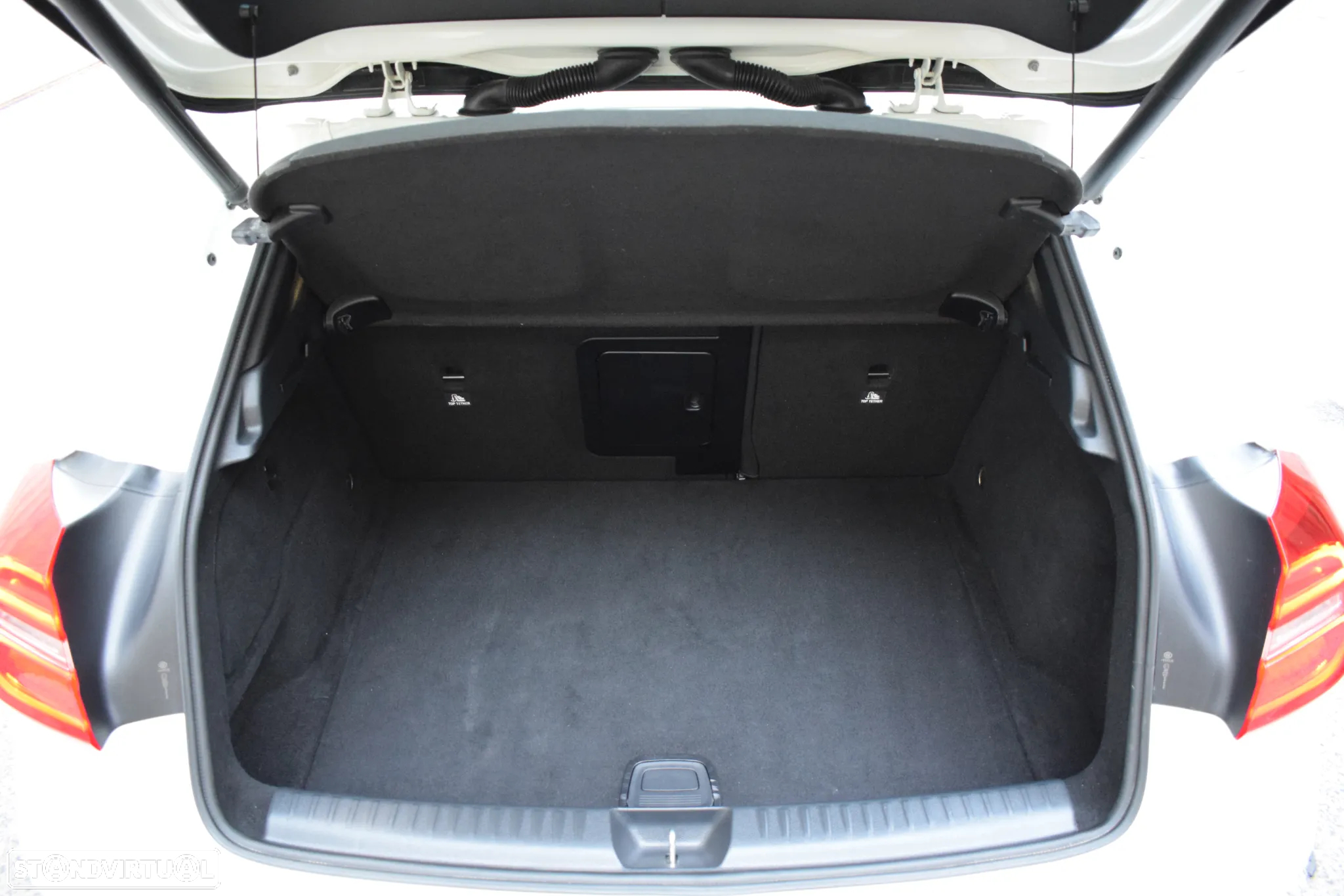 Mercedes-Benz GLA 180 CDi Urban - 49
