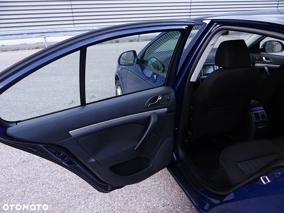 Skoda Octavia 1.6 TDI Family DSG - 36
