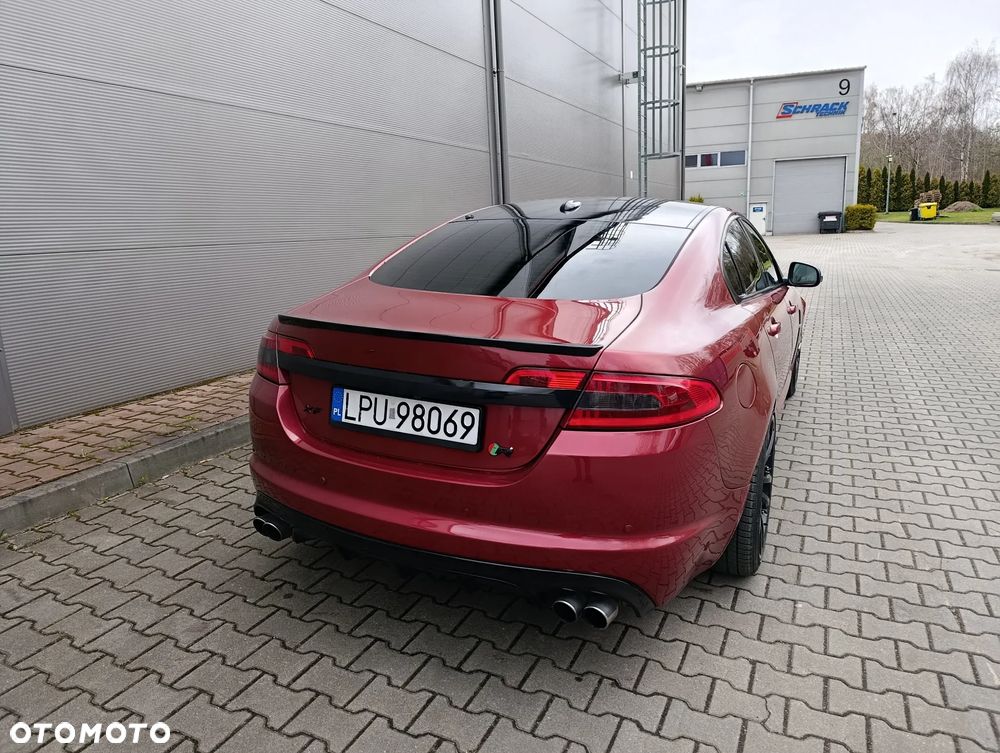 Jaguar XF 4.2 SV8 - 12