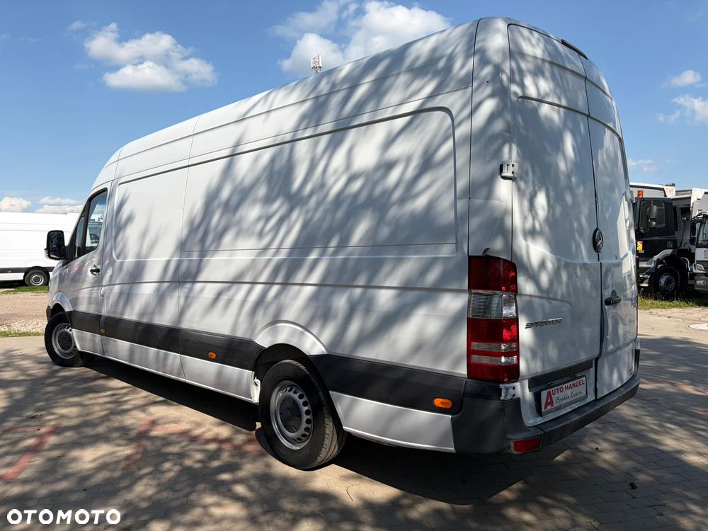 Mercedes-Benz Sprinter - 12