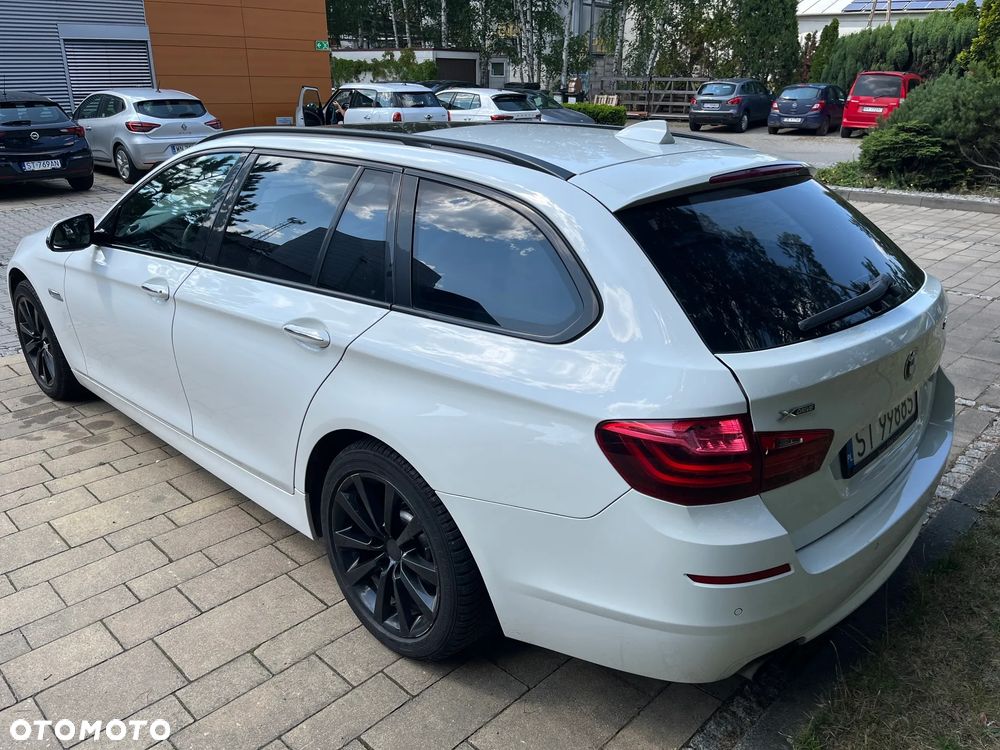 BMW Seria 5 525d xDrive - 9