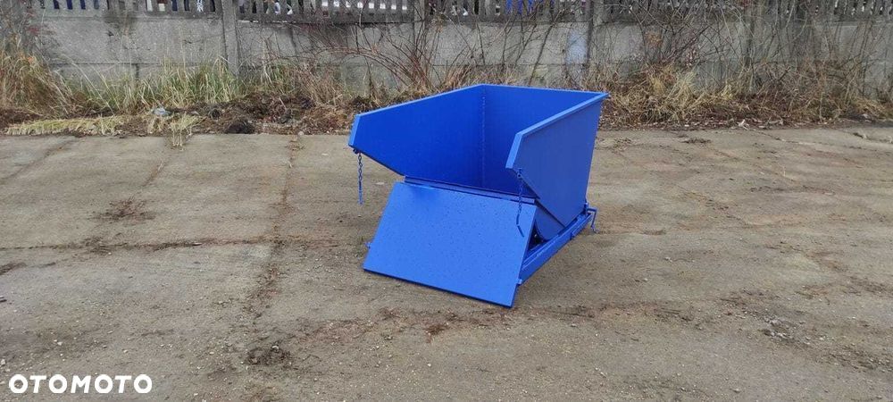 Kontener do widlaka z opuszczaną klapą przednią TKO 600 Samowyładowczy