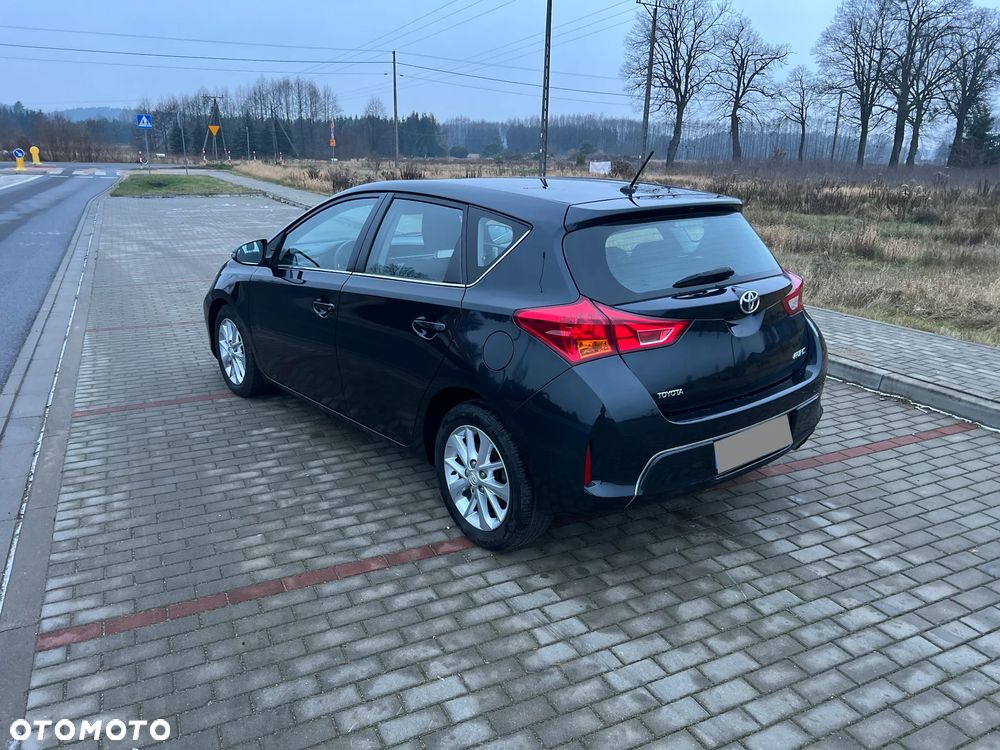 Toyota Auris 2.0 D-4D Dynamic - 6