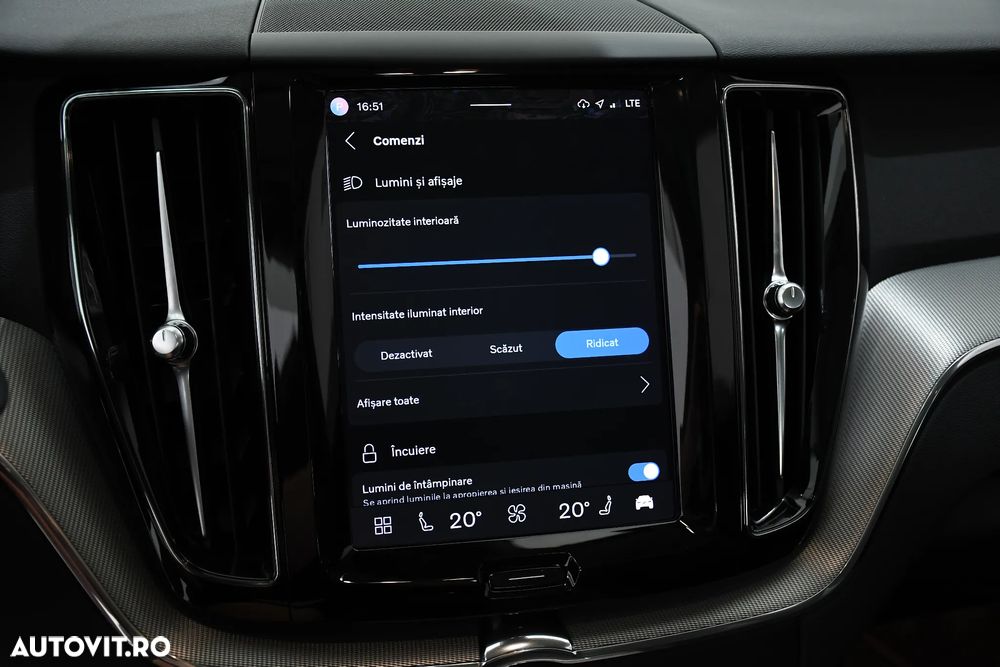 Volvo XC 60 - 32
