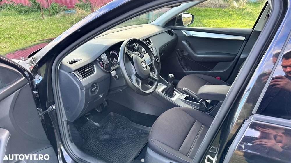 Skoda Octavia 2.0 TDI Style - 6