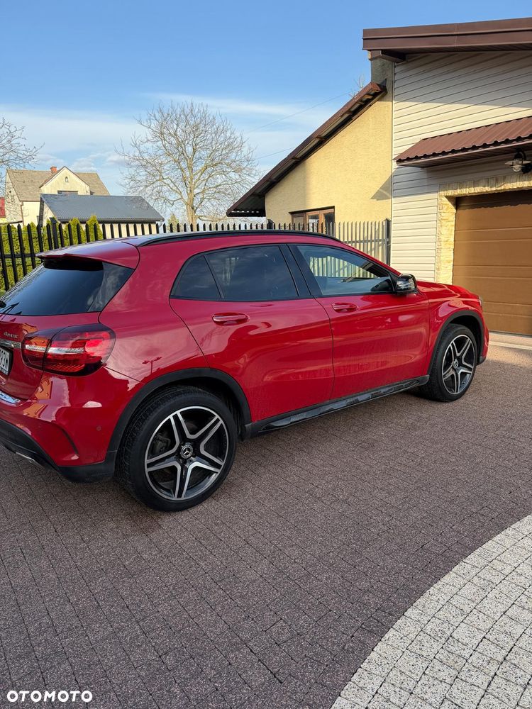 Mercedes-Benz GLA 220 4-Matic AMG Line - 3