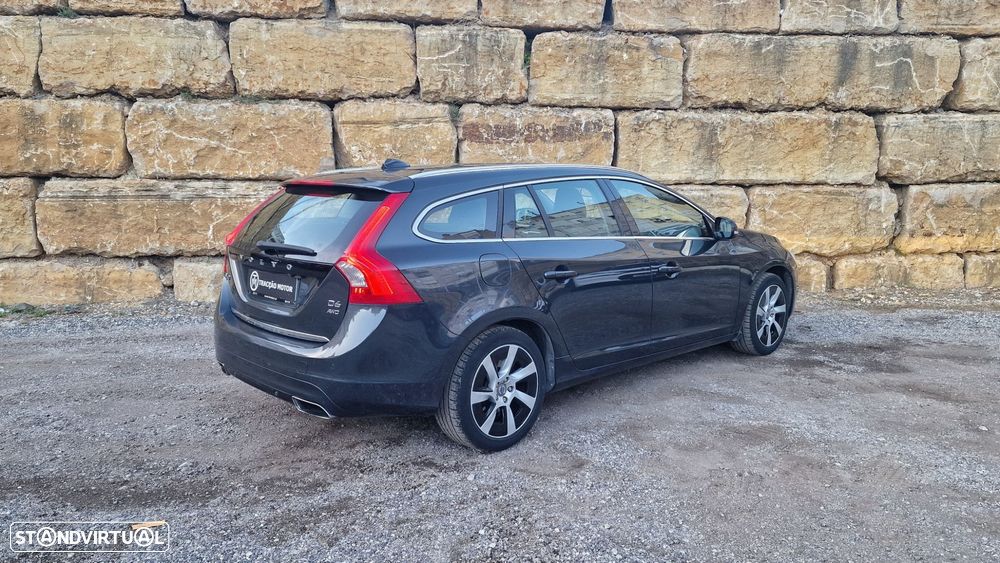Volvo V60 D6 Plug-In-Hybrid AWD Geartronic Summum - 6