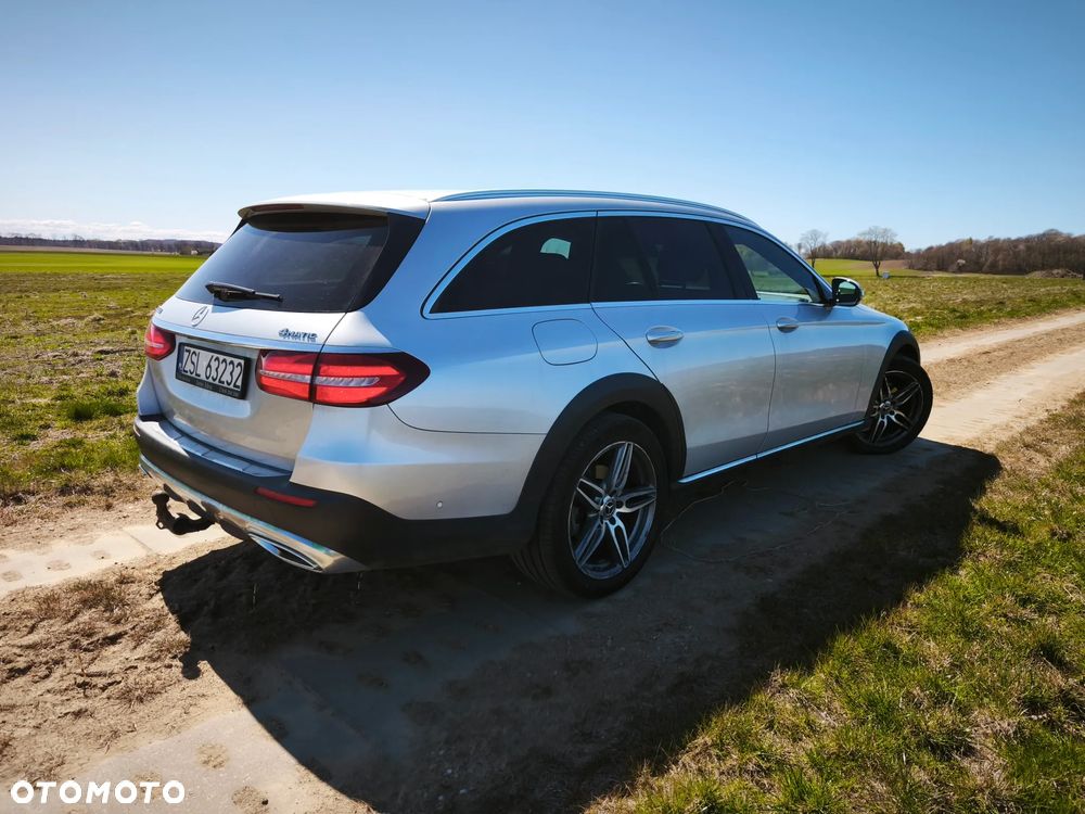 Mercedes-Benz Klasa E 220 d 4Matic 9G-TRONIC - 26