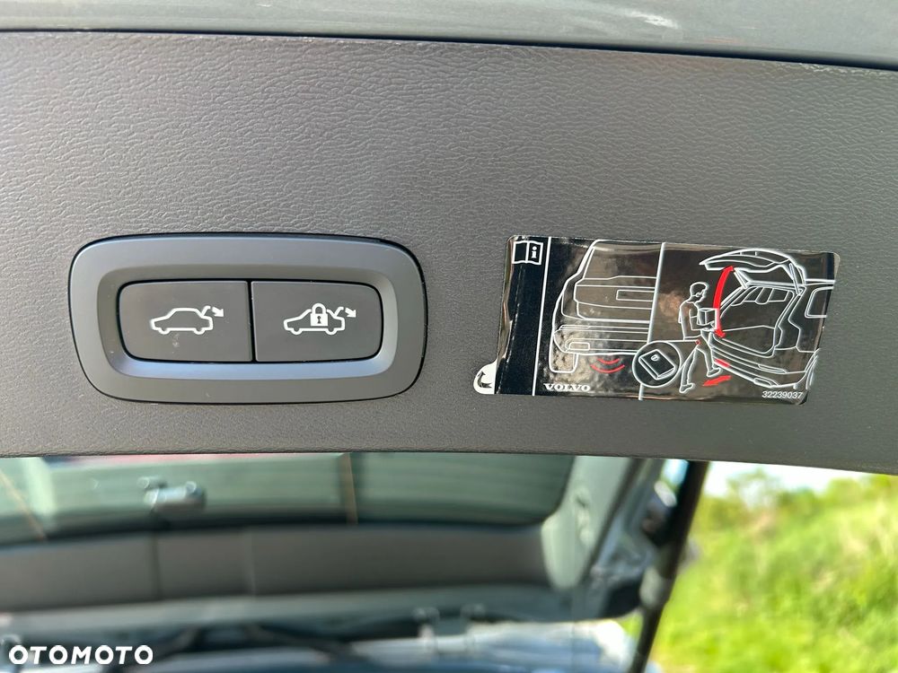 Volvo XC 40 T3 Momentum Pro - 18