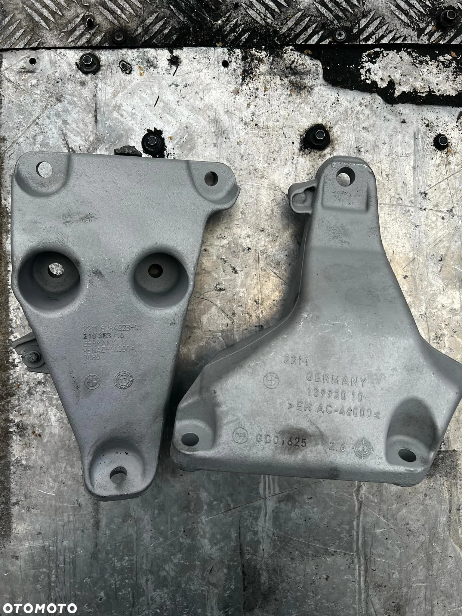 ŁAPA MOCOWANIE SILNIKA WSPORNIK - BMW N20 LEWY - 2211 6784823-01 - 4