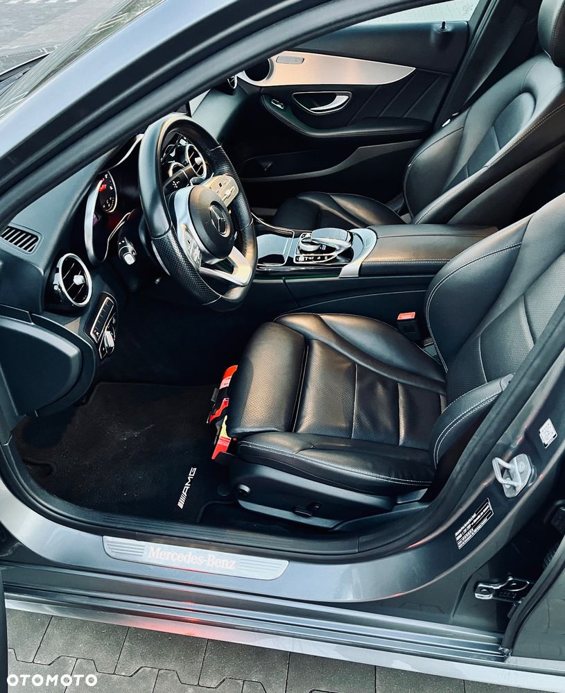 Mercedes-Benz Klasa C 300 d T 9G-TRONIC AMG Line - 12