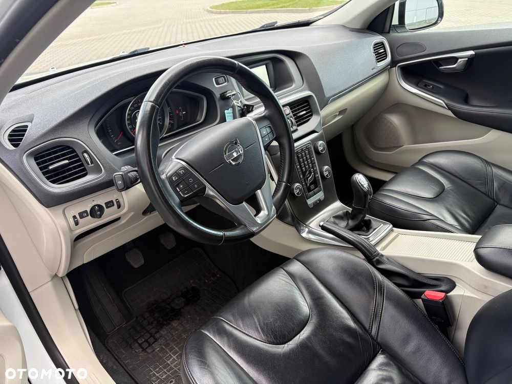 Volvo V40 D2 Summum - 11