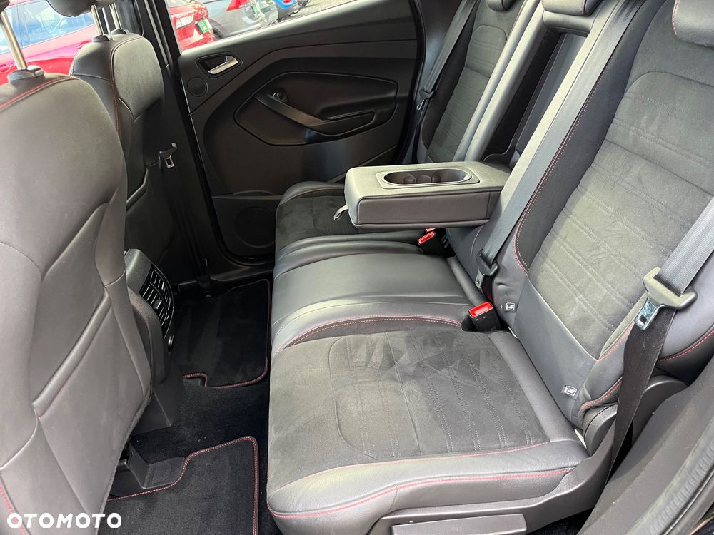 Ford Kuga 1.5 EcoBoost 2x4 ST-Line - 8