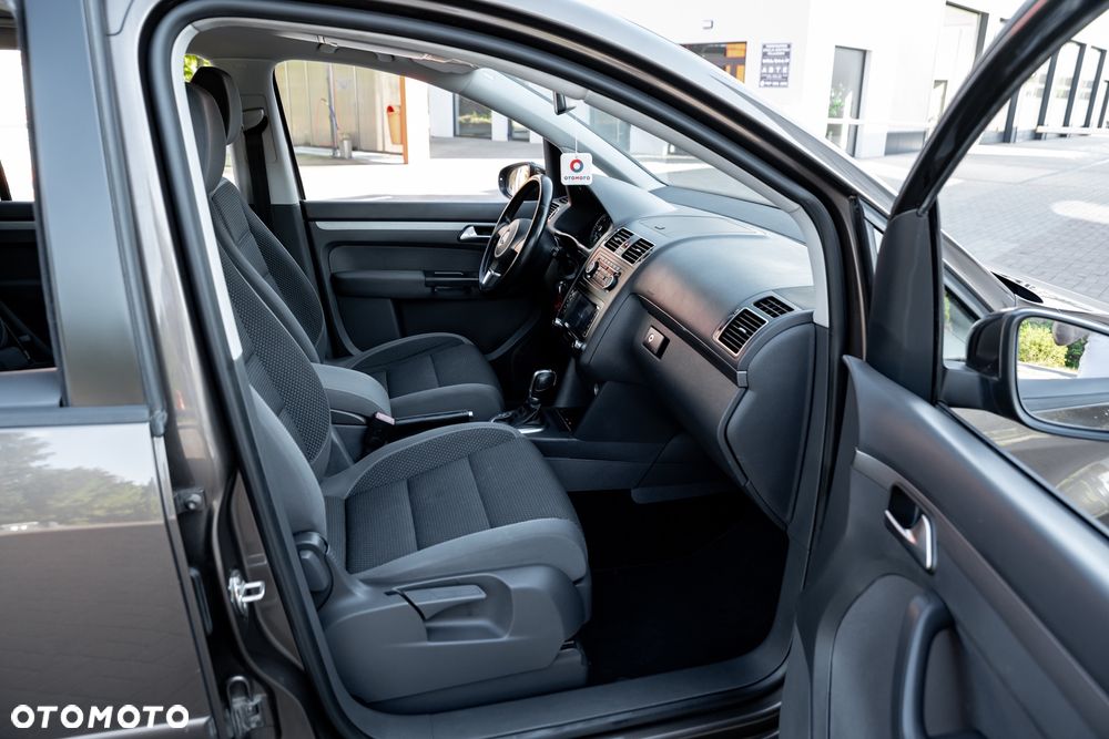 Volkswagen Touran 2.0 TDI DPF DSG Highline - 23