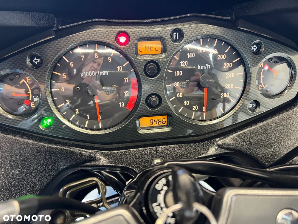 Suzuki GSX - 30