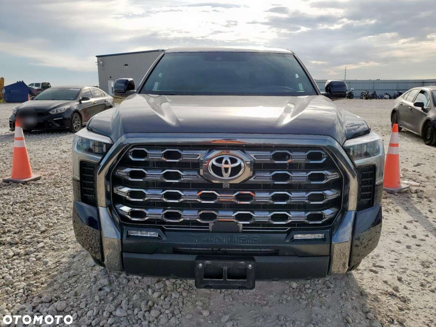 Toyota Tundra - 6