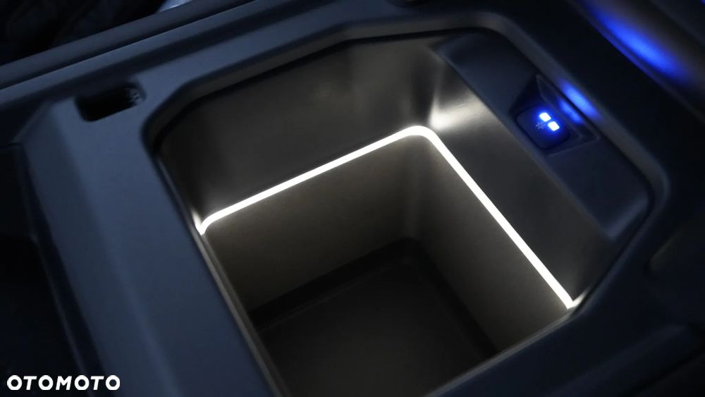 Land Rover Defender 3.0 D350 mHEV X-Dynamic HSE - 22