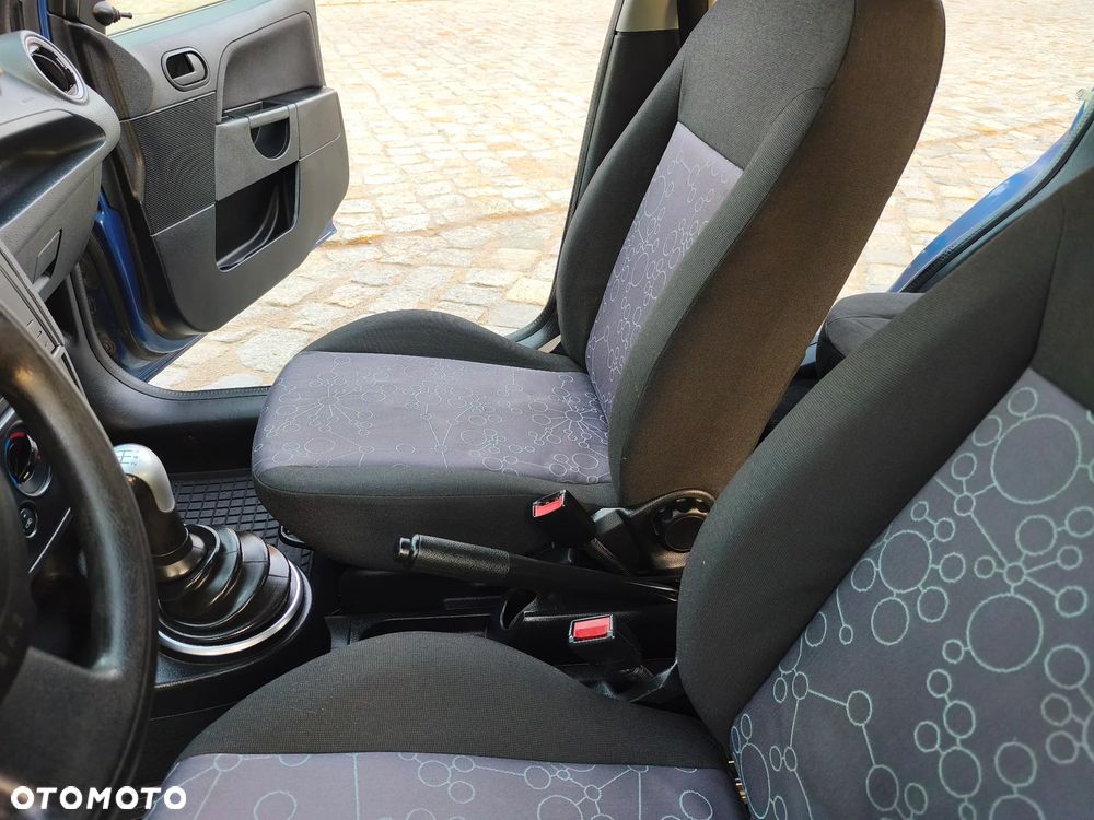 Ford Fiesta - 15