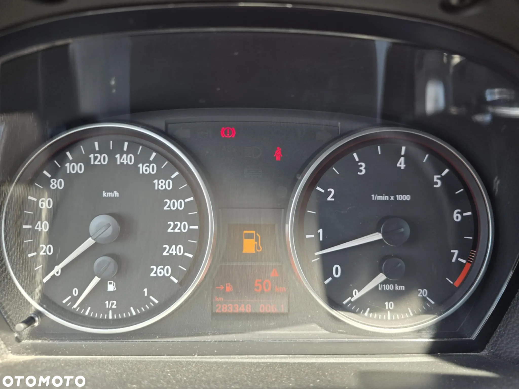 BMW Seria 3 330i Touring - 32