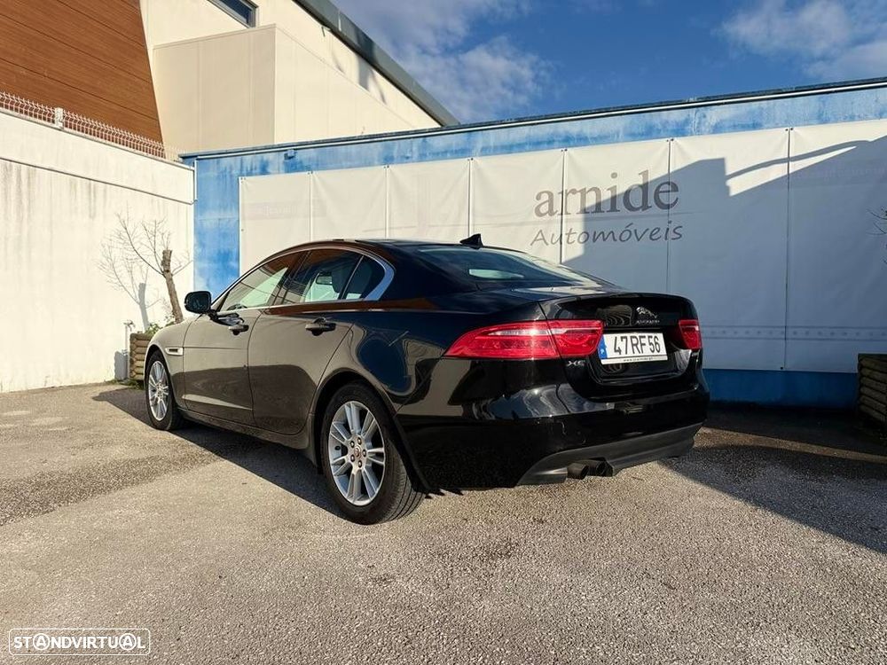 Jaguar XE 2.0 D Pure - 7