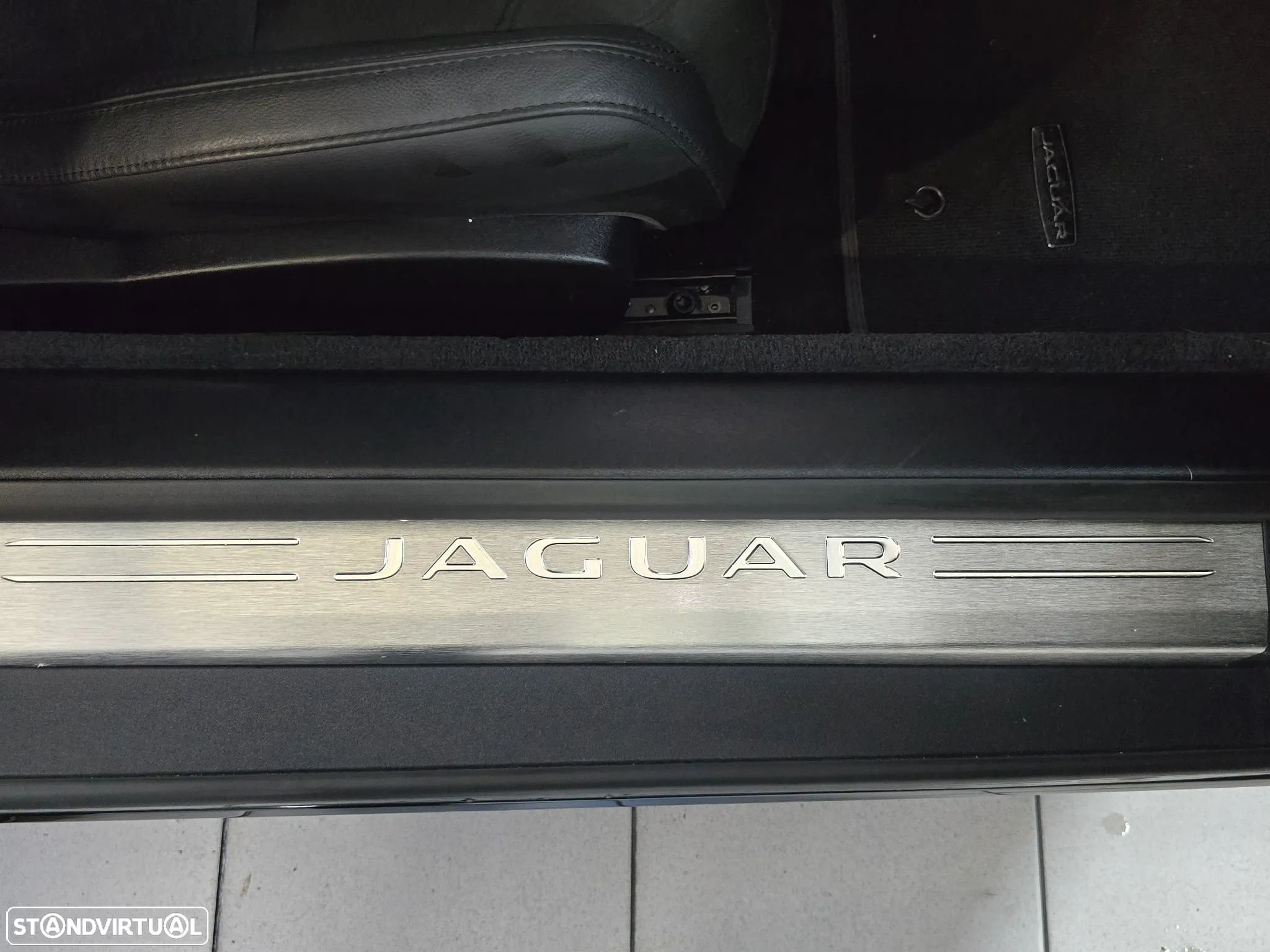 Jaguar F-Type 2.0 i4 First Edition - 13