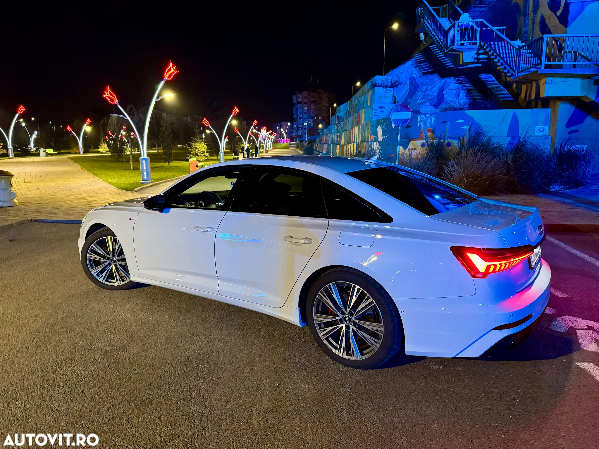 Audi A6 Avant 55 TFSI e quattro S tronic sport - 24