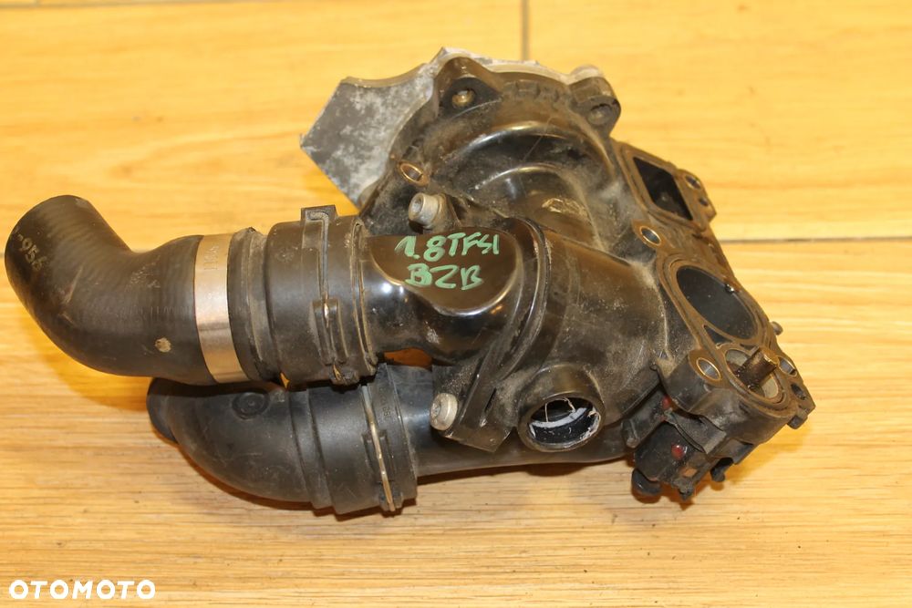 Pompa Wody Volkswagen PASSAT B6 1.8 2.0 FSI TFSI  06H 121 010 - 1