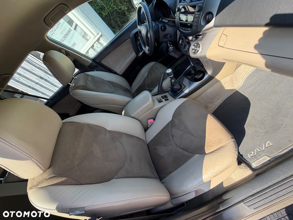 Toyota RAV4 - 22