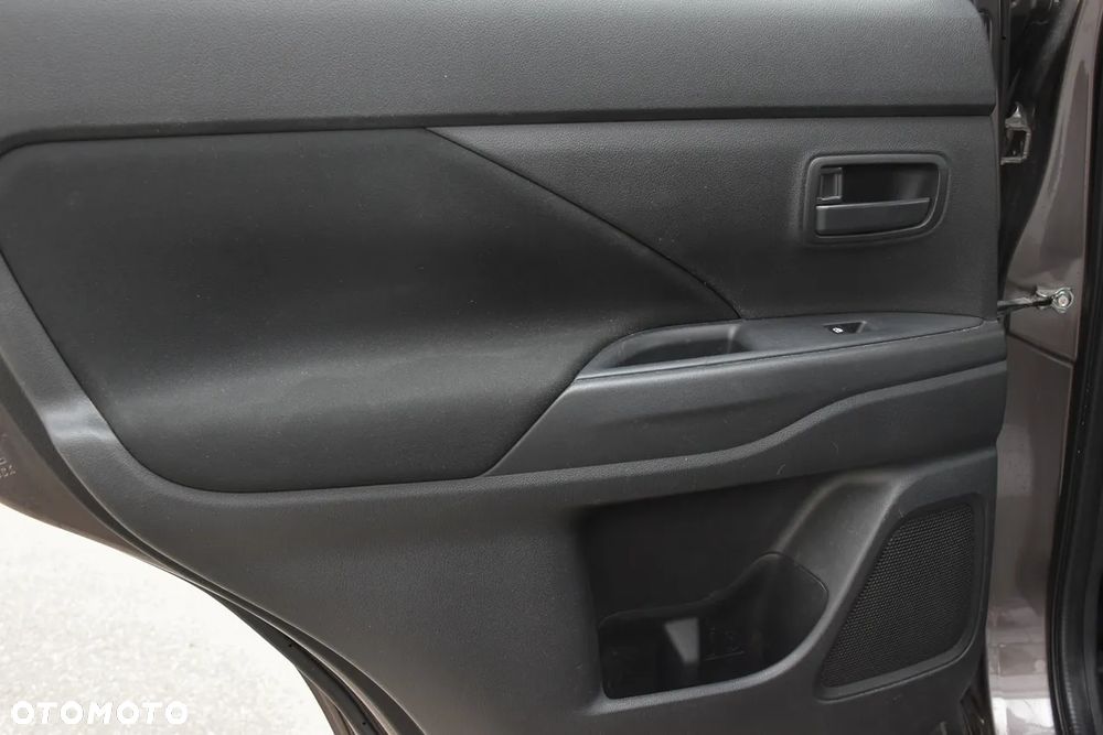 Mitsubishi Outlander 2.0 City Style 2WD - 29
