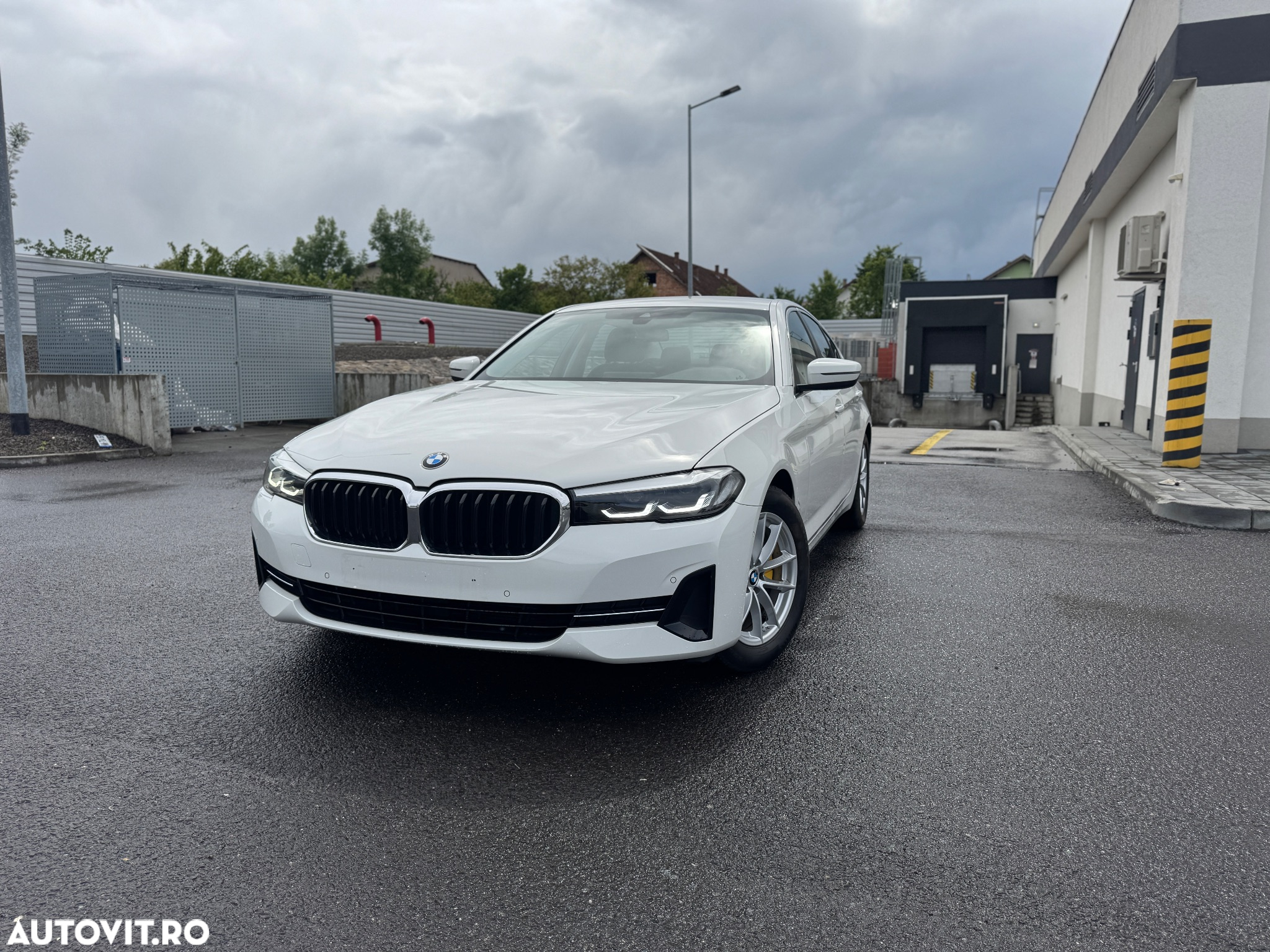 BMW Seria 5 520d Efficient Dynamics Edition Aut. - 17