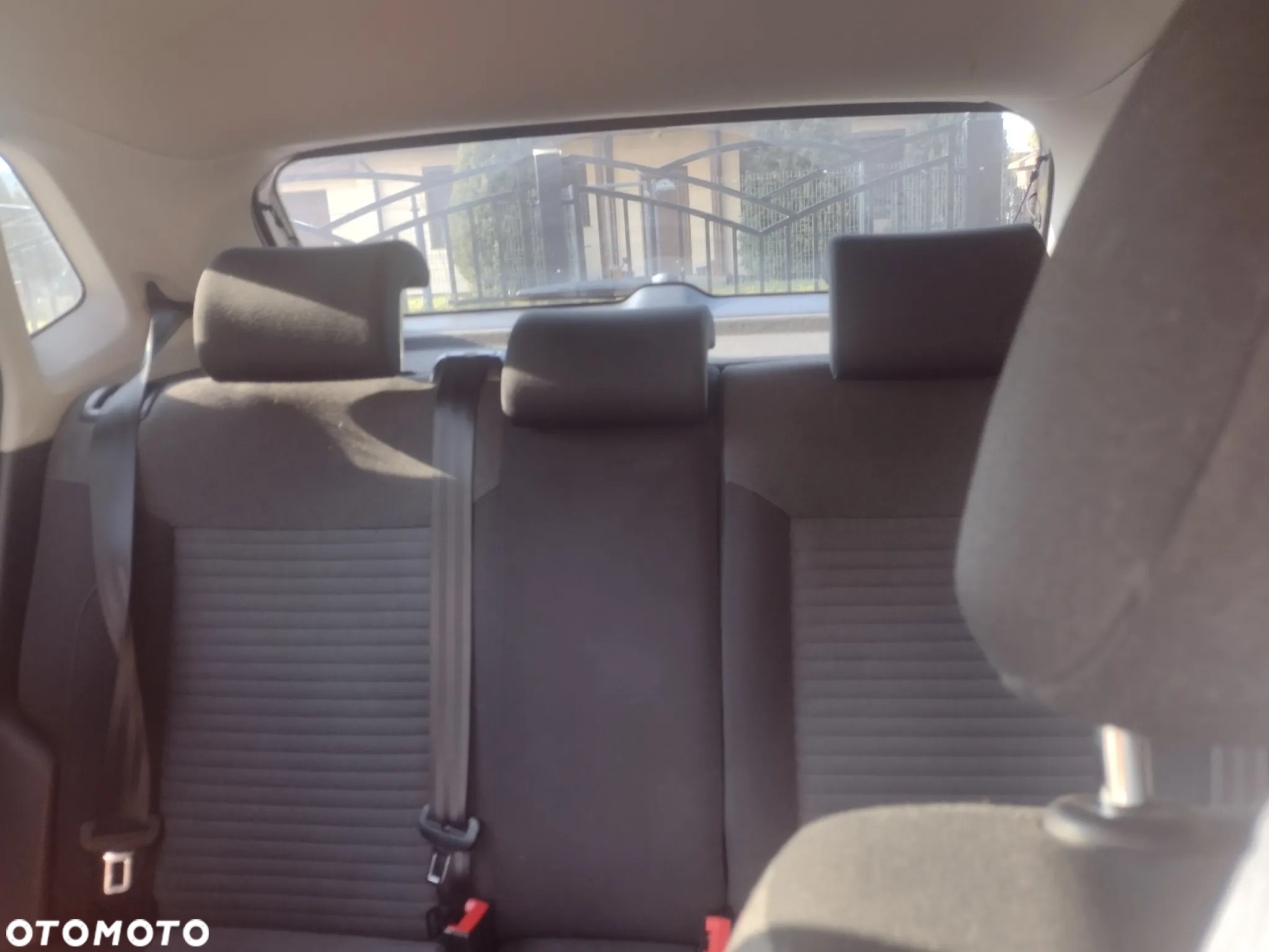 Volkswagen Polo 1.6 TDI DPF BlueMot Highline - 9
