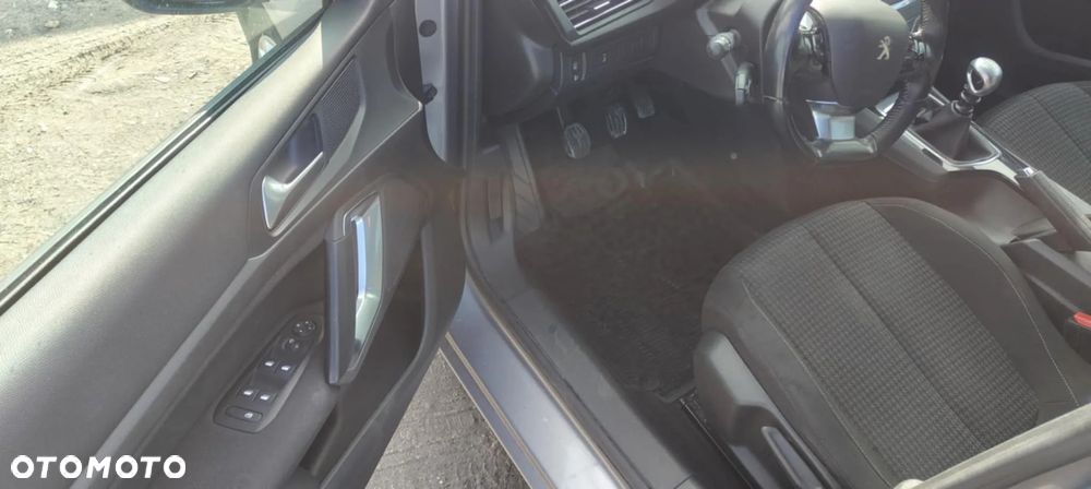 Peugeot 308 1.2 PureTech Active Pack S&S - 15
