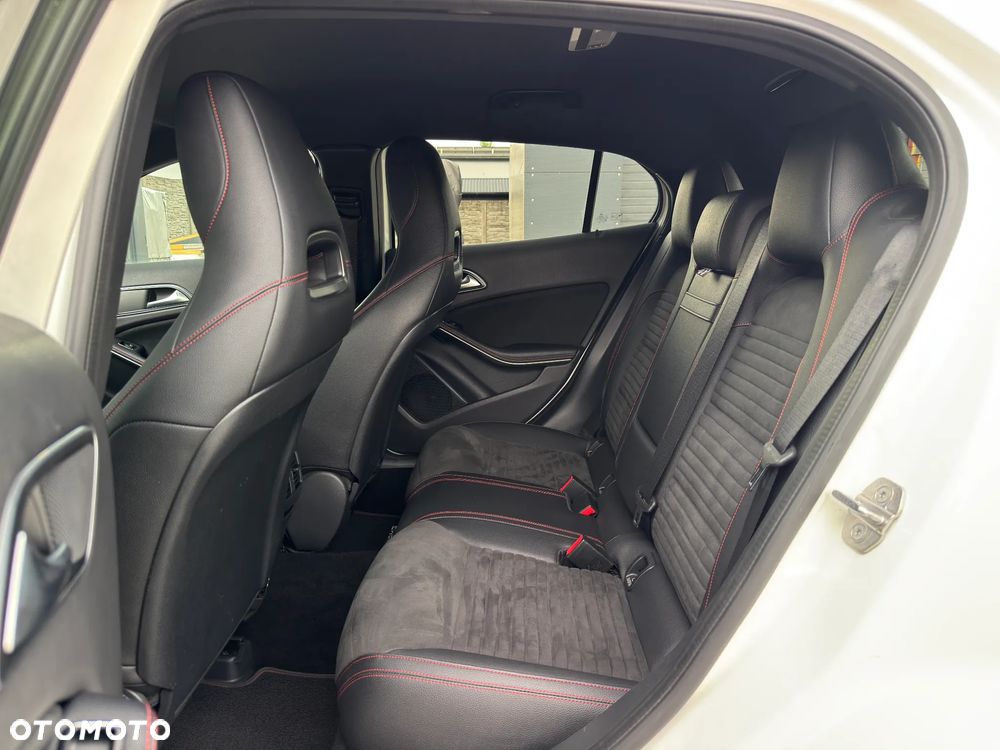 Mercedes-Benz GLA 220 4-Matic AMG Line - 20