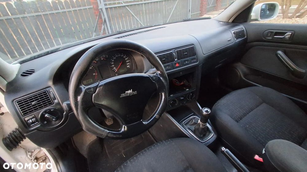 Volkswagen Golf 1.9 TDI Comfortline - 8