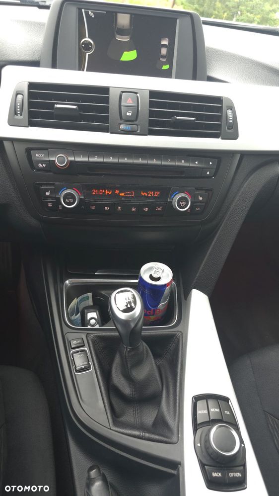 BMW Seria 3 320i Modern Line - 14