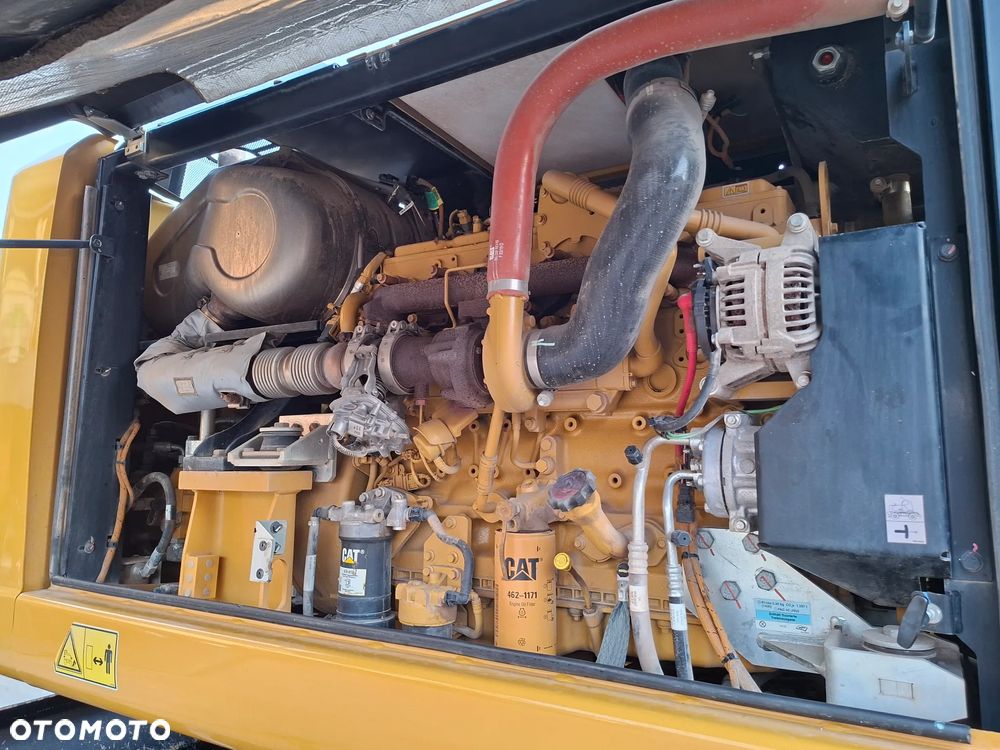 Caterpillar CAT M 318 F - 25