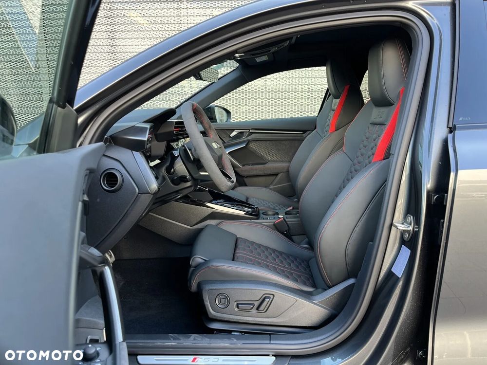 Audi RS3 Sportback - 15